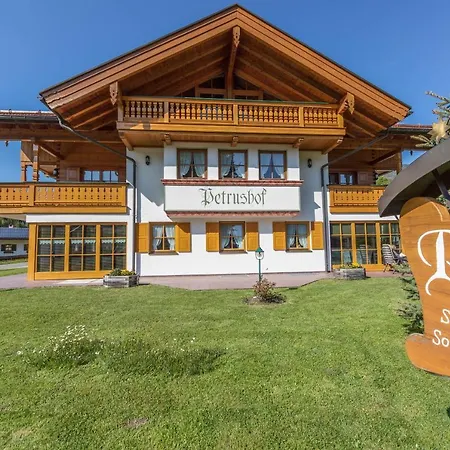 Petrushof Ferienwohnung Vogelspitz Apartment *